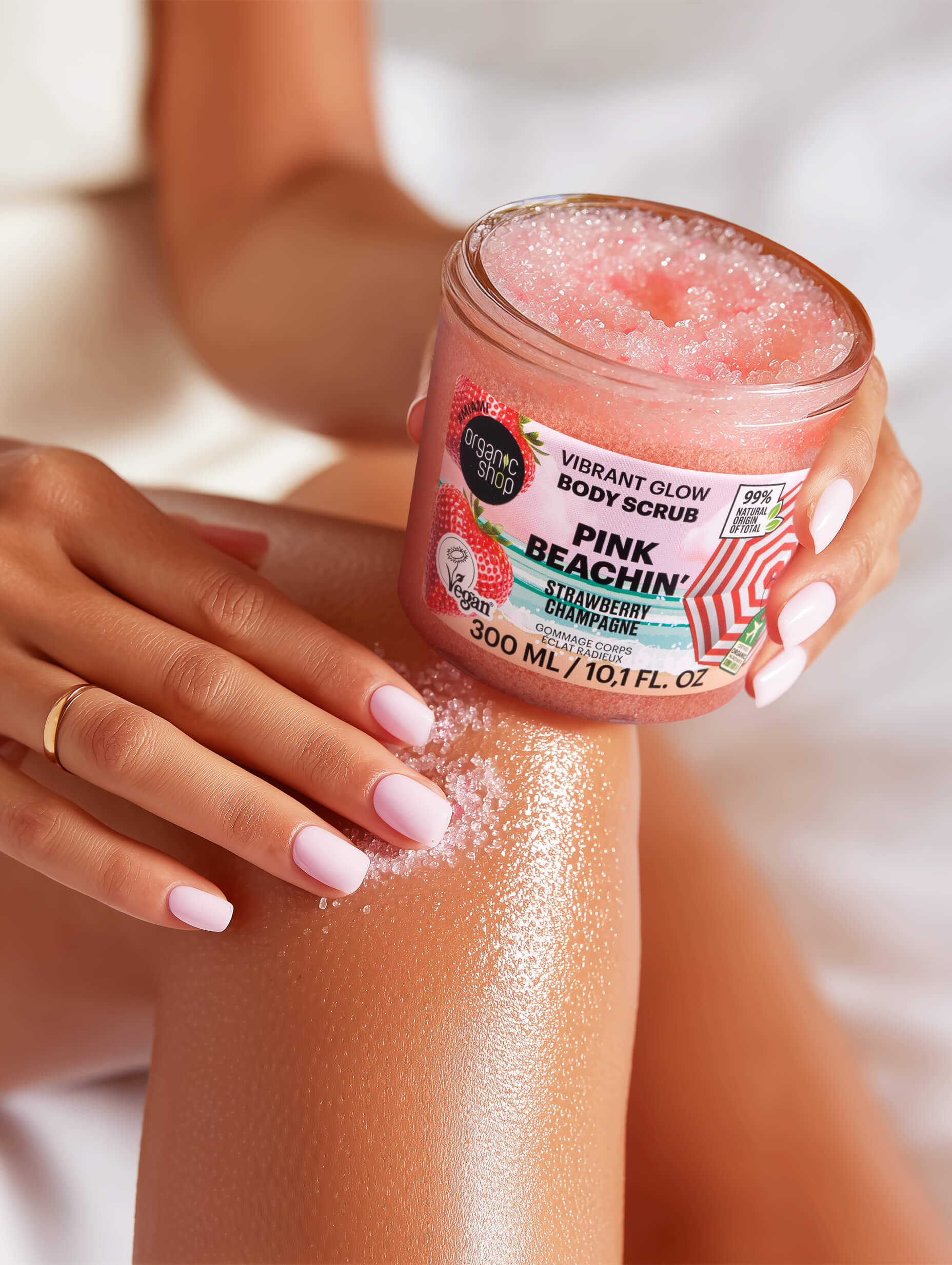 Pink Beachin' Body Scrub Vibrant Glow. Strawberry Champagne